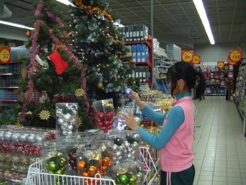 Buying Tree Decorations