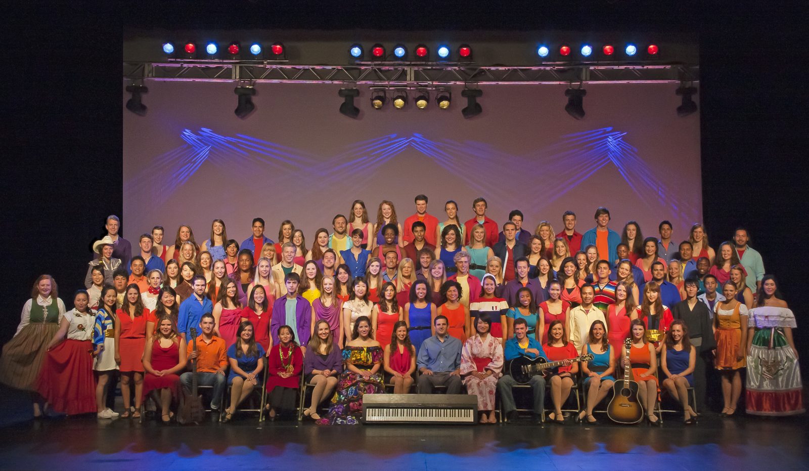 2012 年 Cast B 全體成員